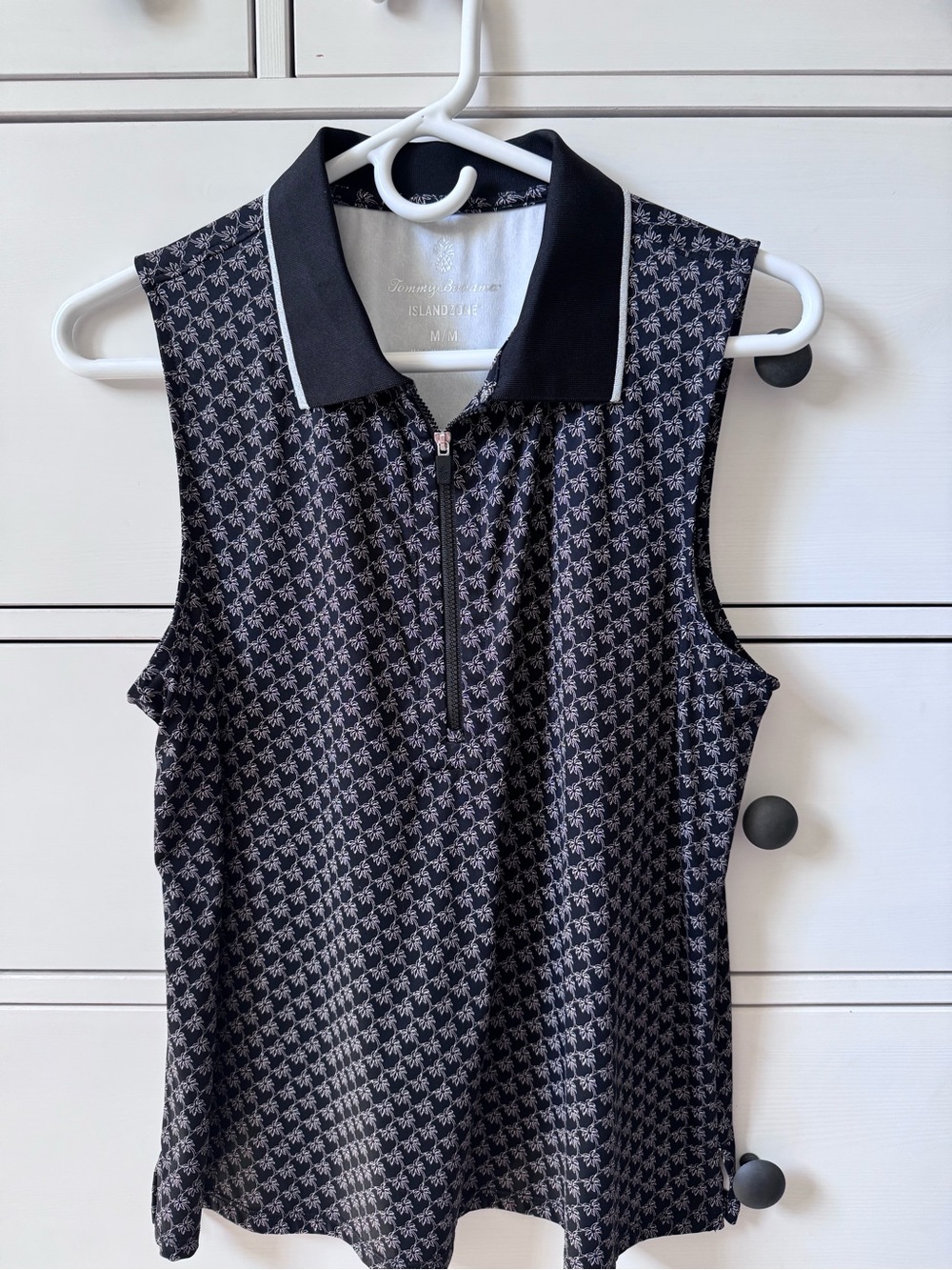 Tommy Bahama Islandzone Black Sleeveless Zip Polo Top Womens Medium